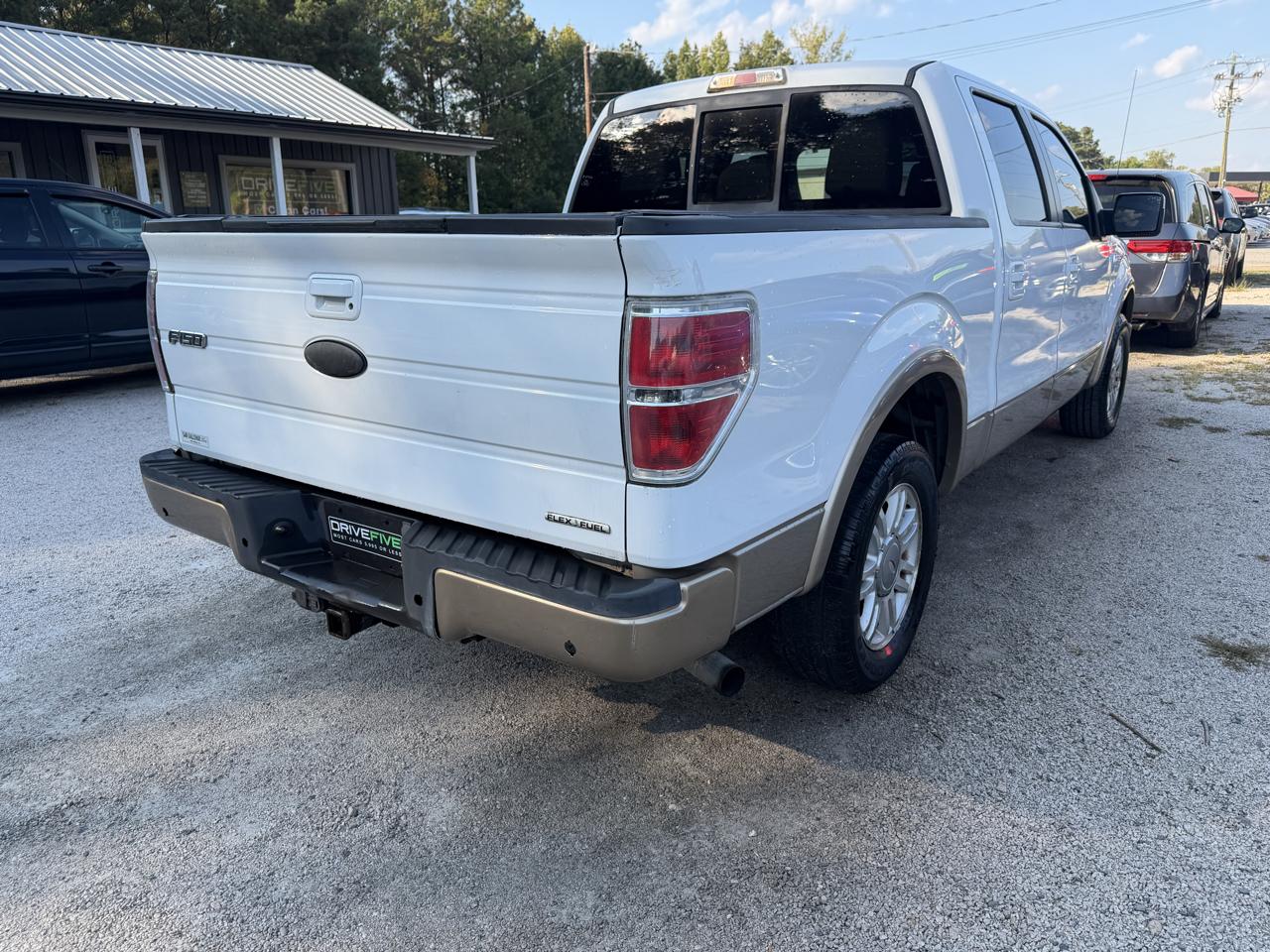 Ford F-150 2WD SuperCab 145" Lariat 2011