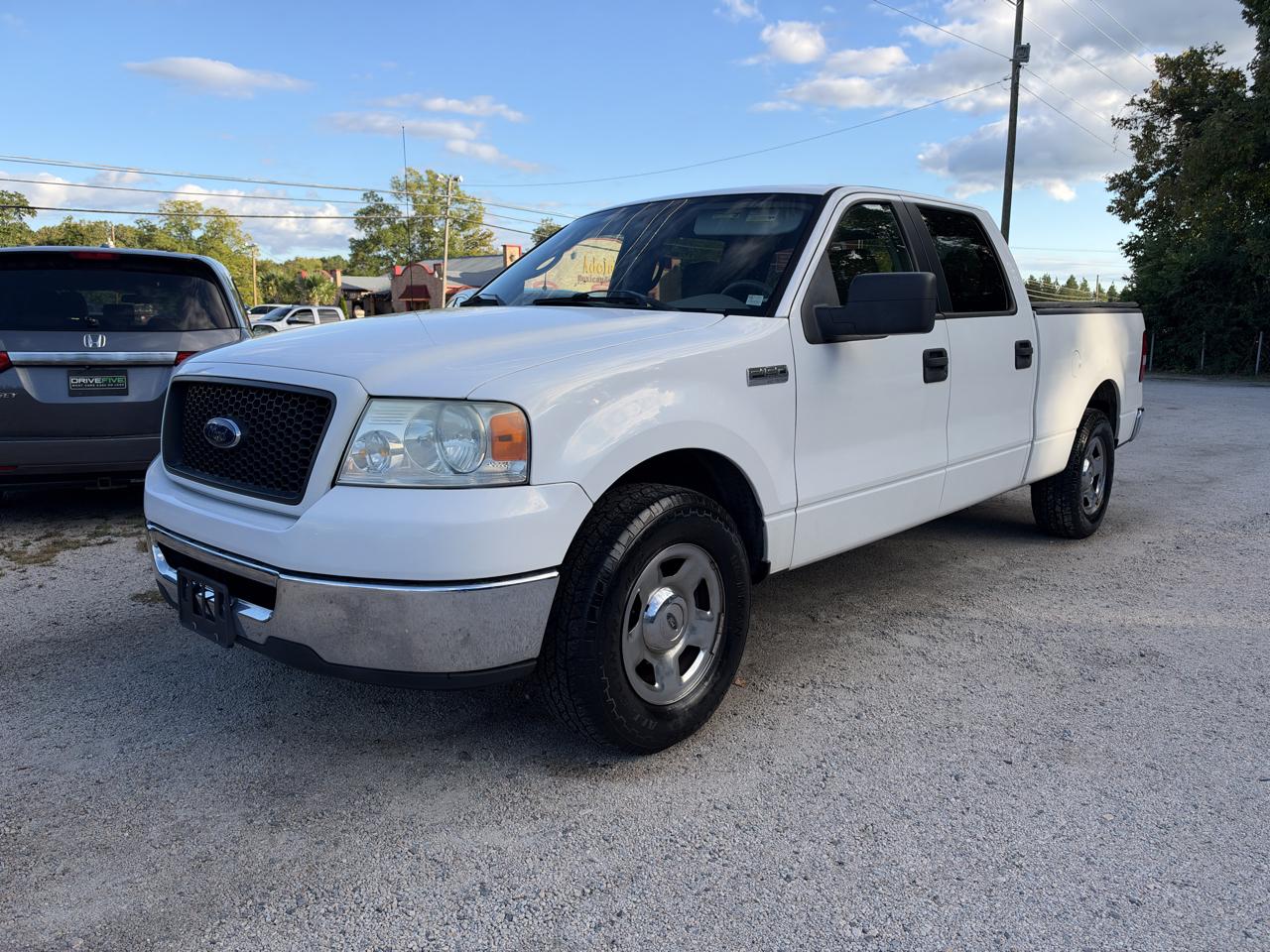 2006 Ford F-150 2WD SuperCrew 145" XLT