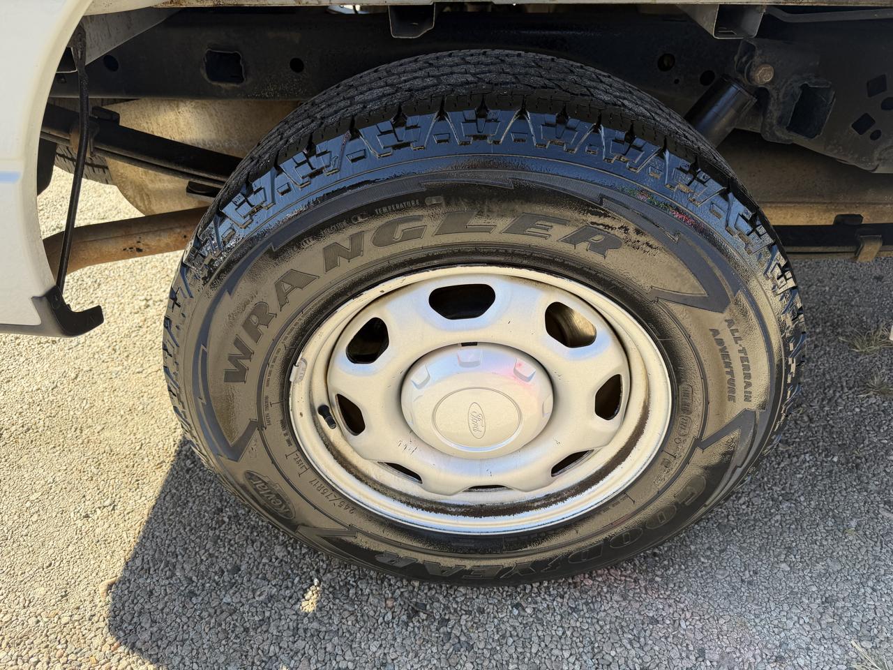 Ford F-150 2WD SuperCab 145" XL 2012