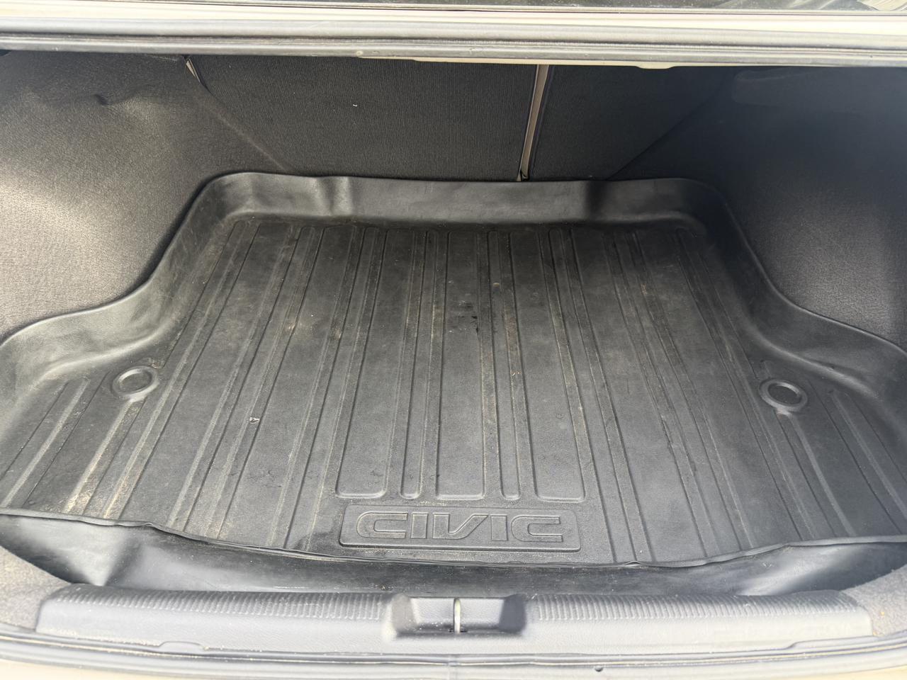 Honda Civic 4dr Sdn LX Auto 2002