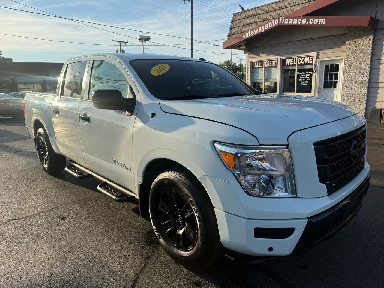 2021 Nissan Titan 4x2 Crew Cab SV