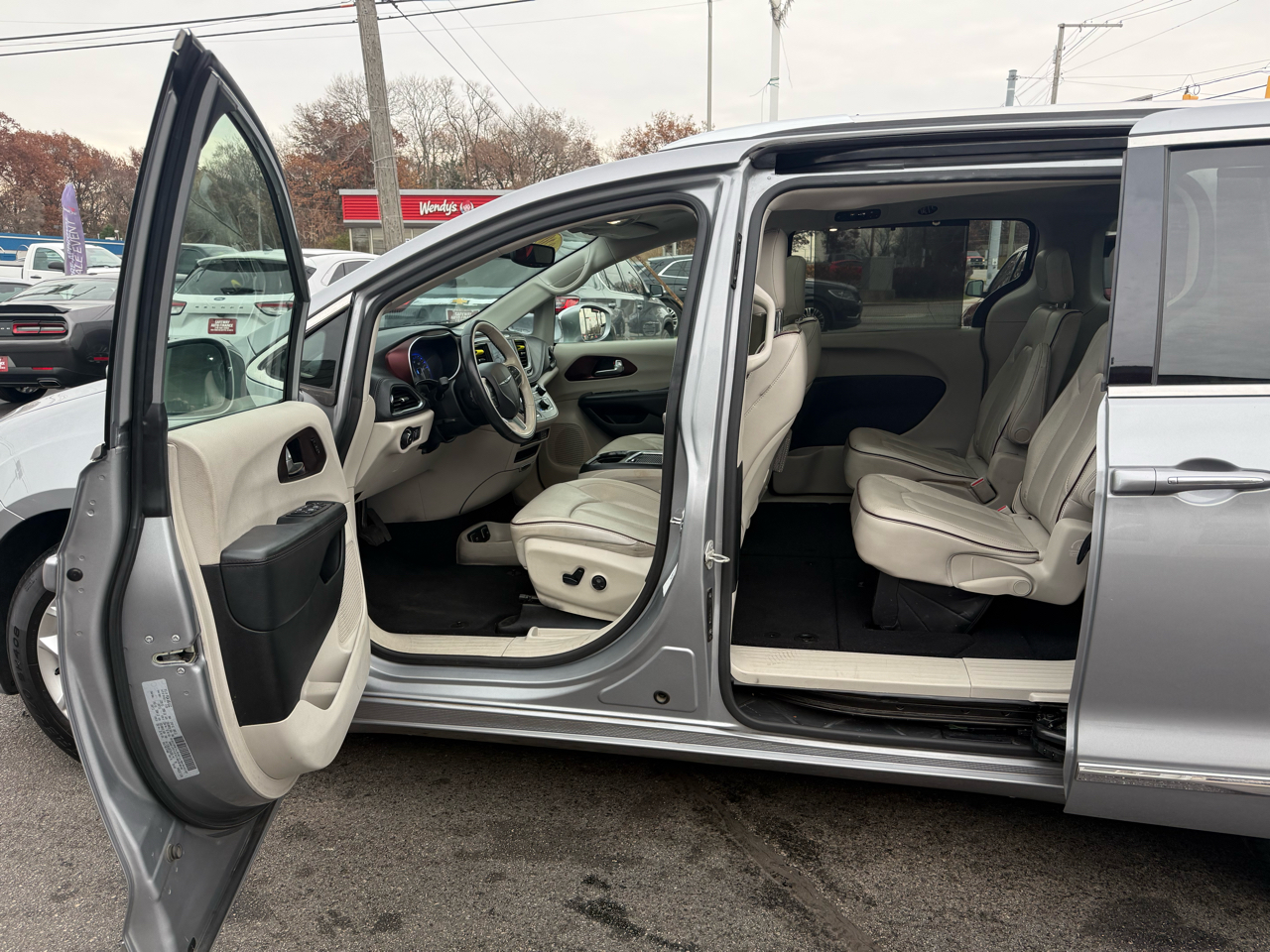 Chrysler Pacifica Limited FWD 2020