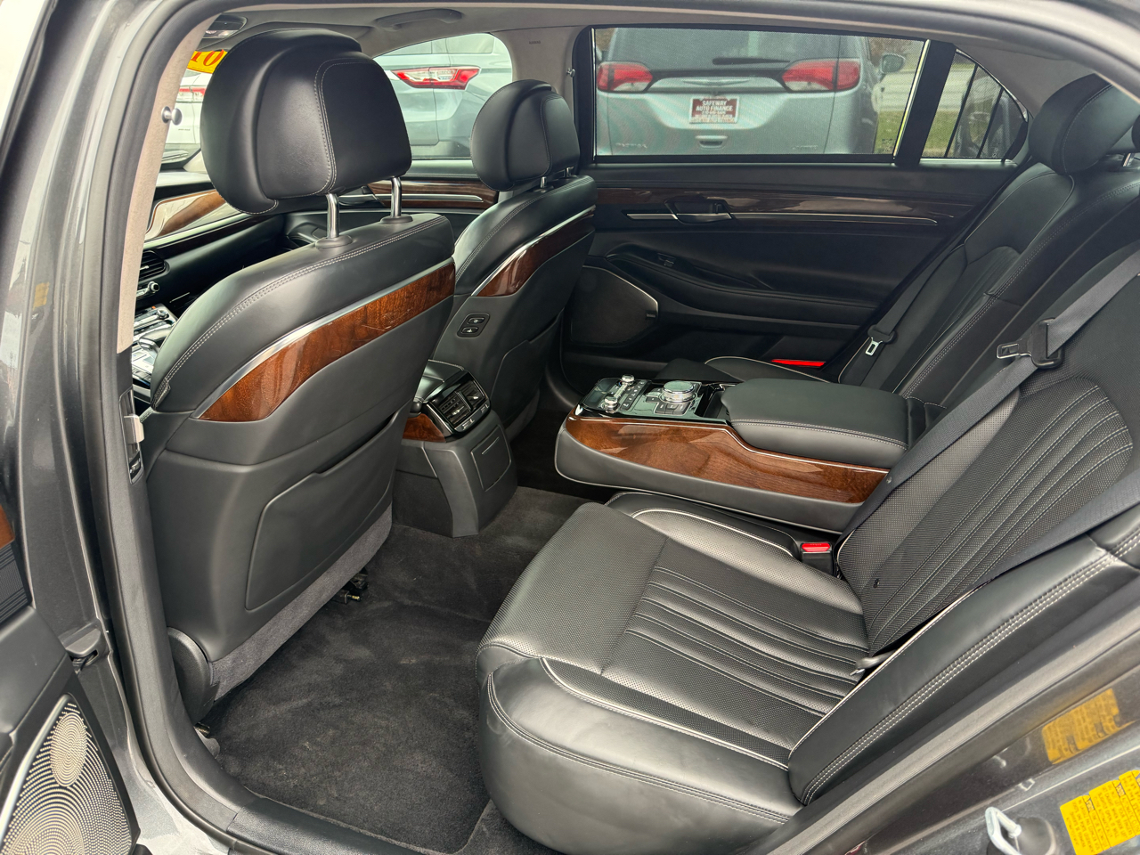 Genesis G90 3.3T Premium RWD 2019