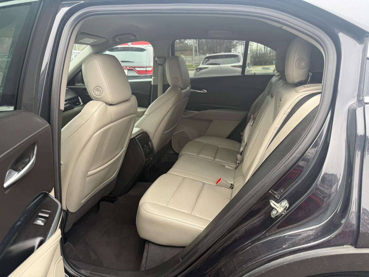 Cadillac XT4 AWD 4dr Premium Luxury 2023