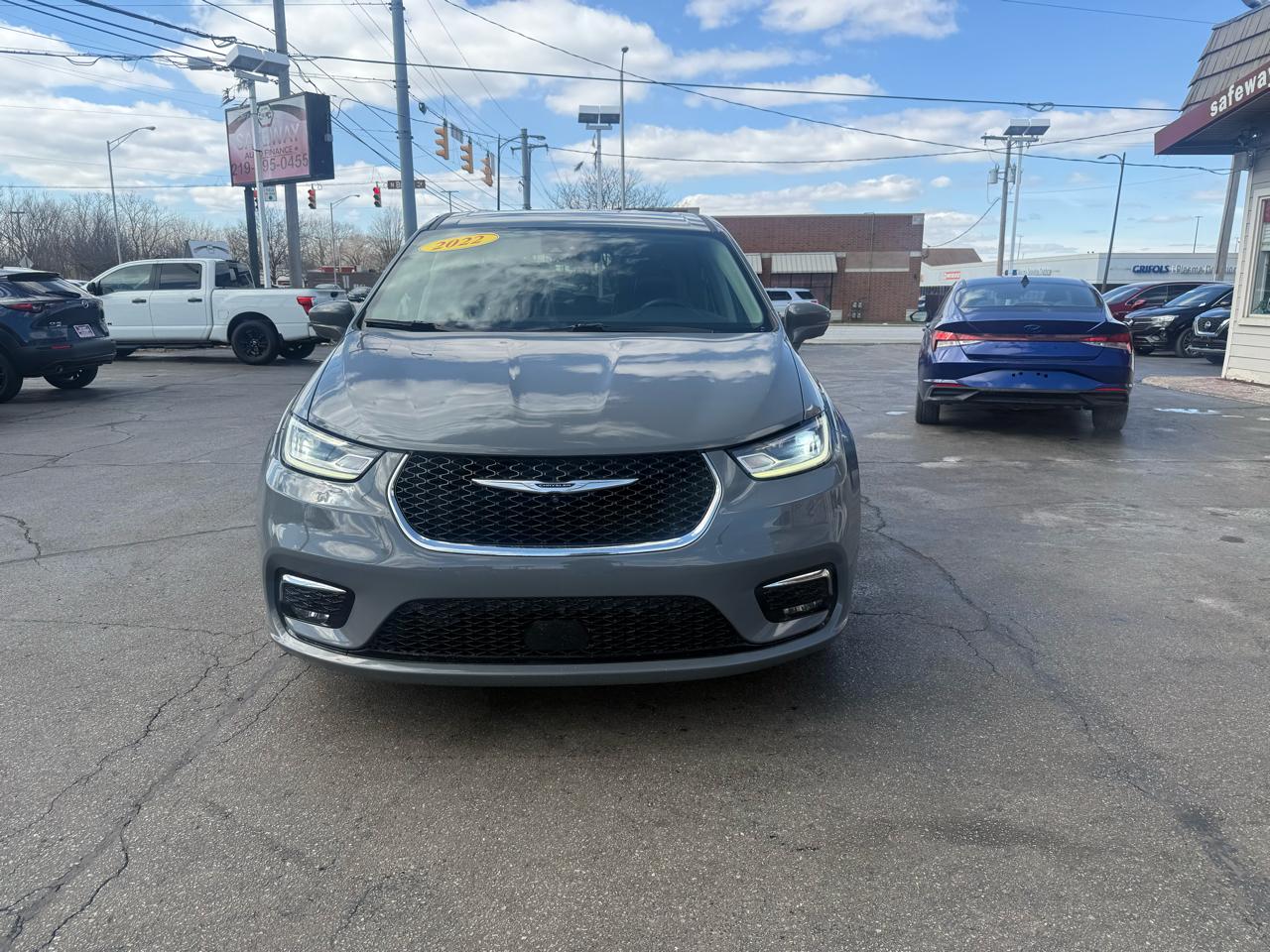 Chrysler Pacifica Hybrid Touring L FWD 2022