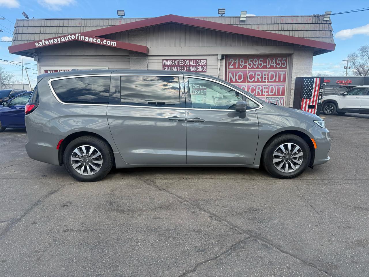 Chrysler Pacifica Hybrid Touring L FWD 2022