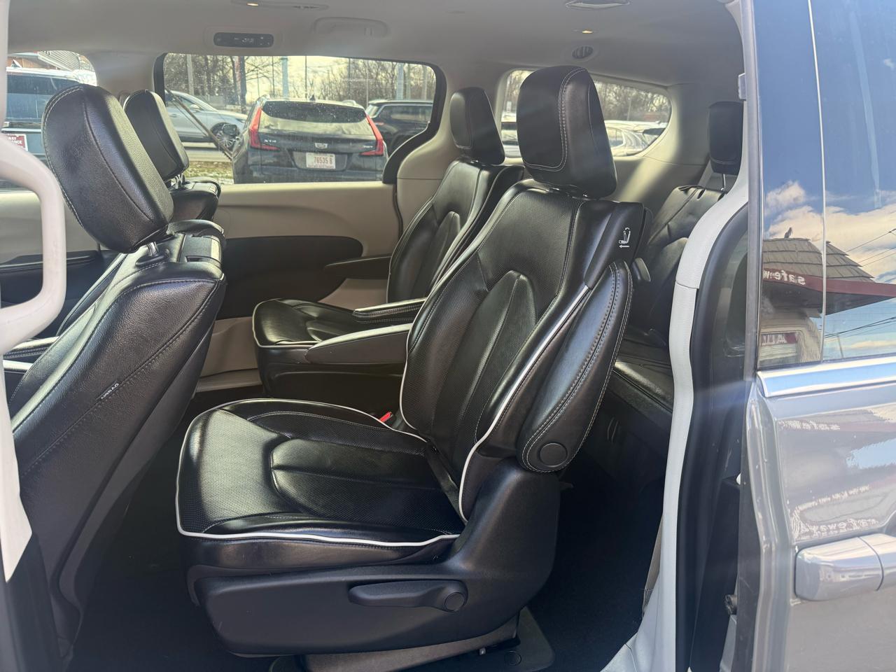 Chrysler Pacifica Hybrid Touring L FWD 2022