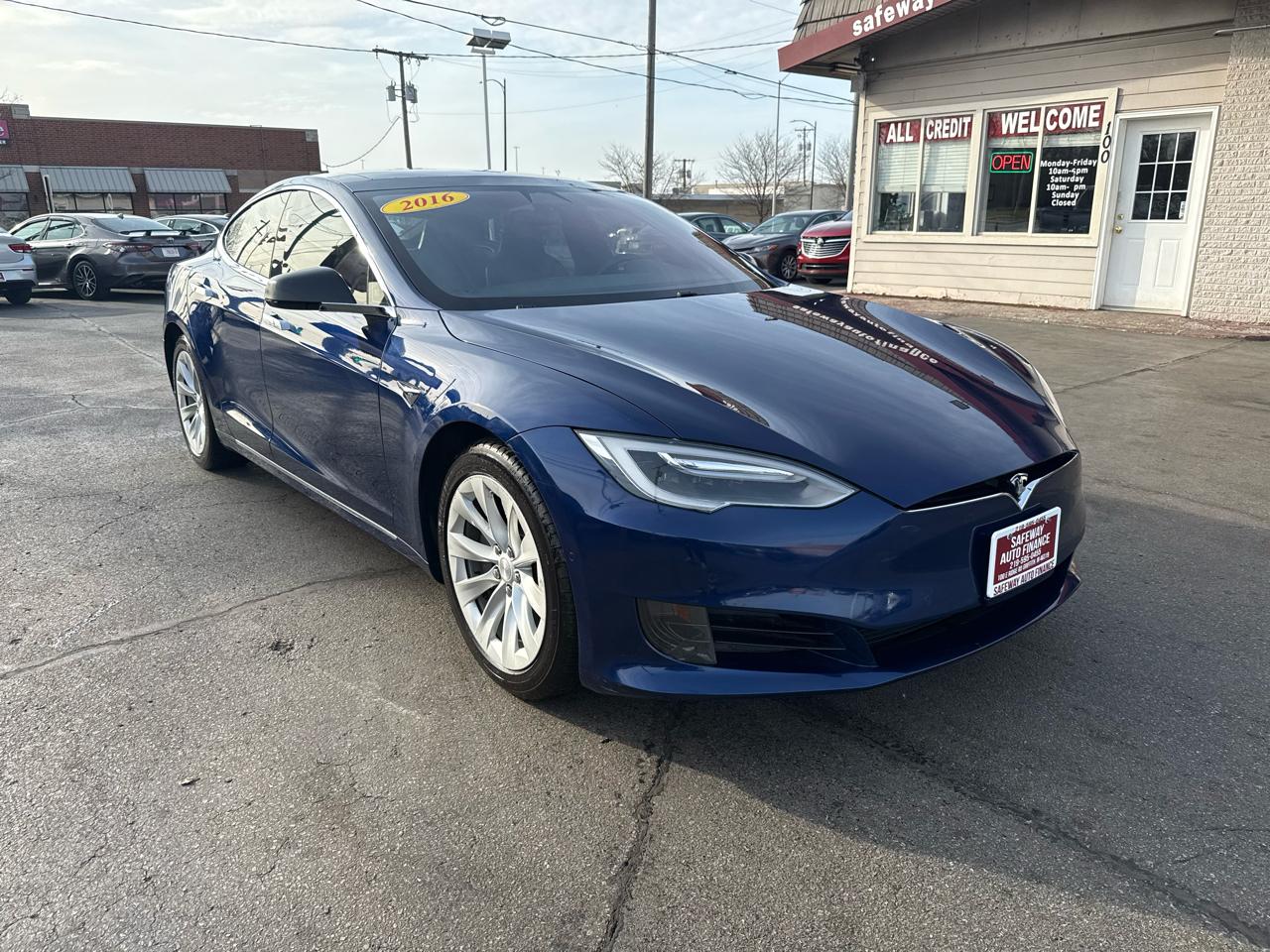 2016 Tesla Model S 4dr Sdn RWD 70 kWh Battery