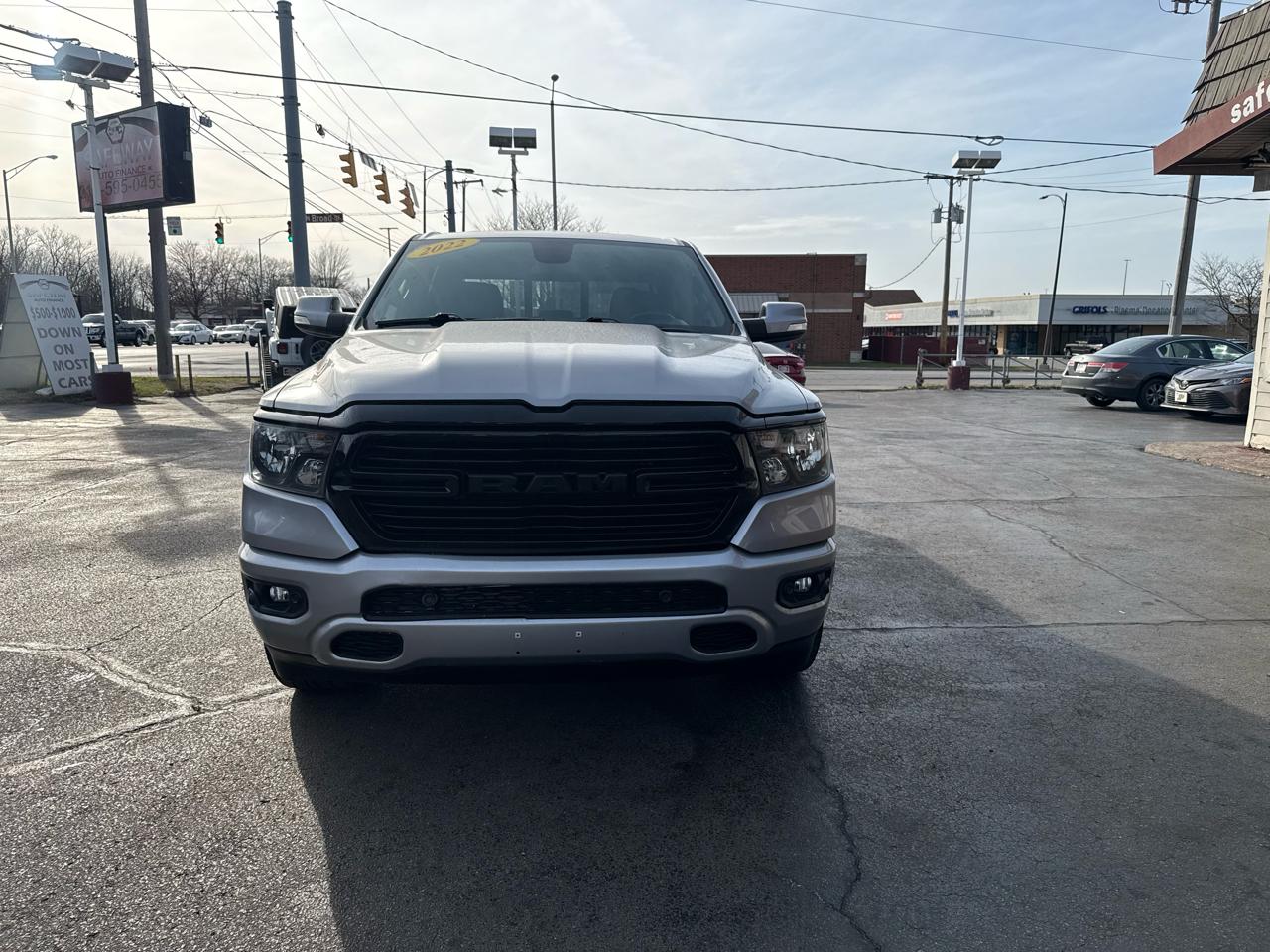 RAM 1500 Big Horn 4x4 Crew Cab 5'7" Box 2020