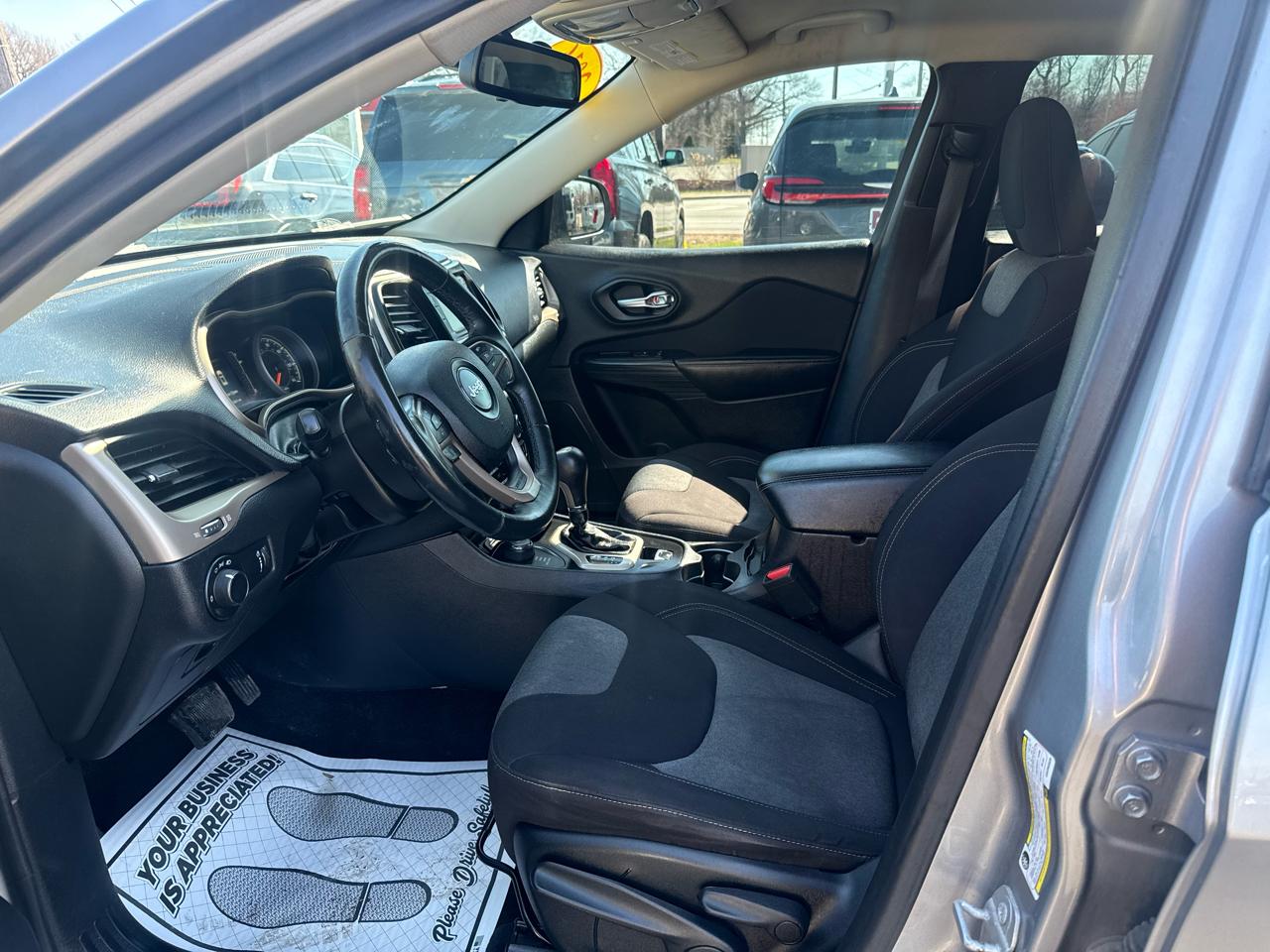 Jeep Cherokee 4WD 4dr Sport 2016