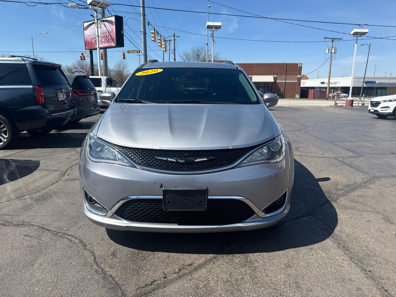 Chrysler Pacifica Touring L FWD 2020