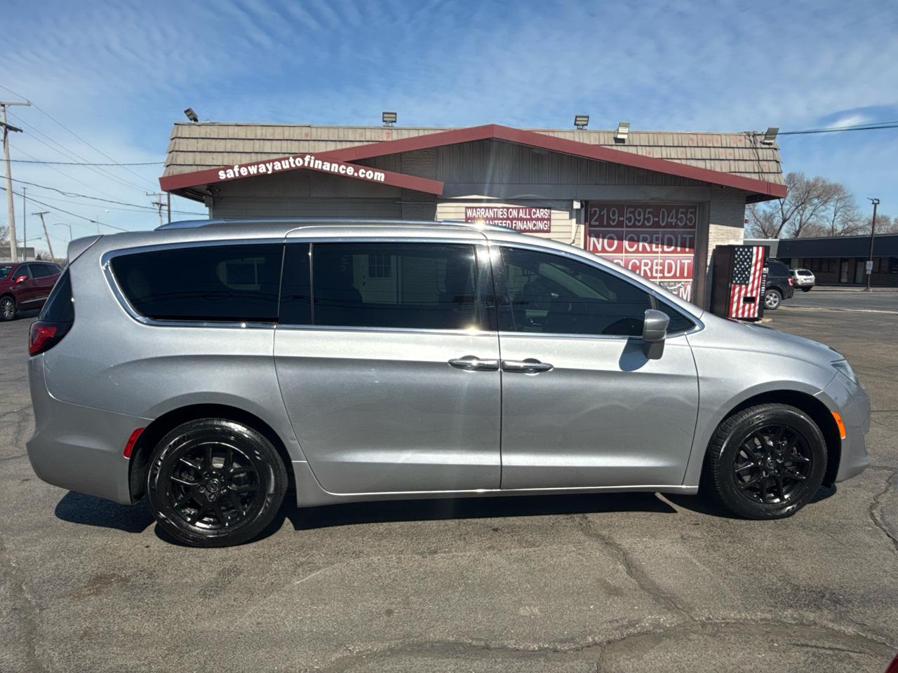 Chrysler Pacifica Touring L FWD 2020