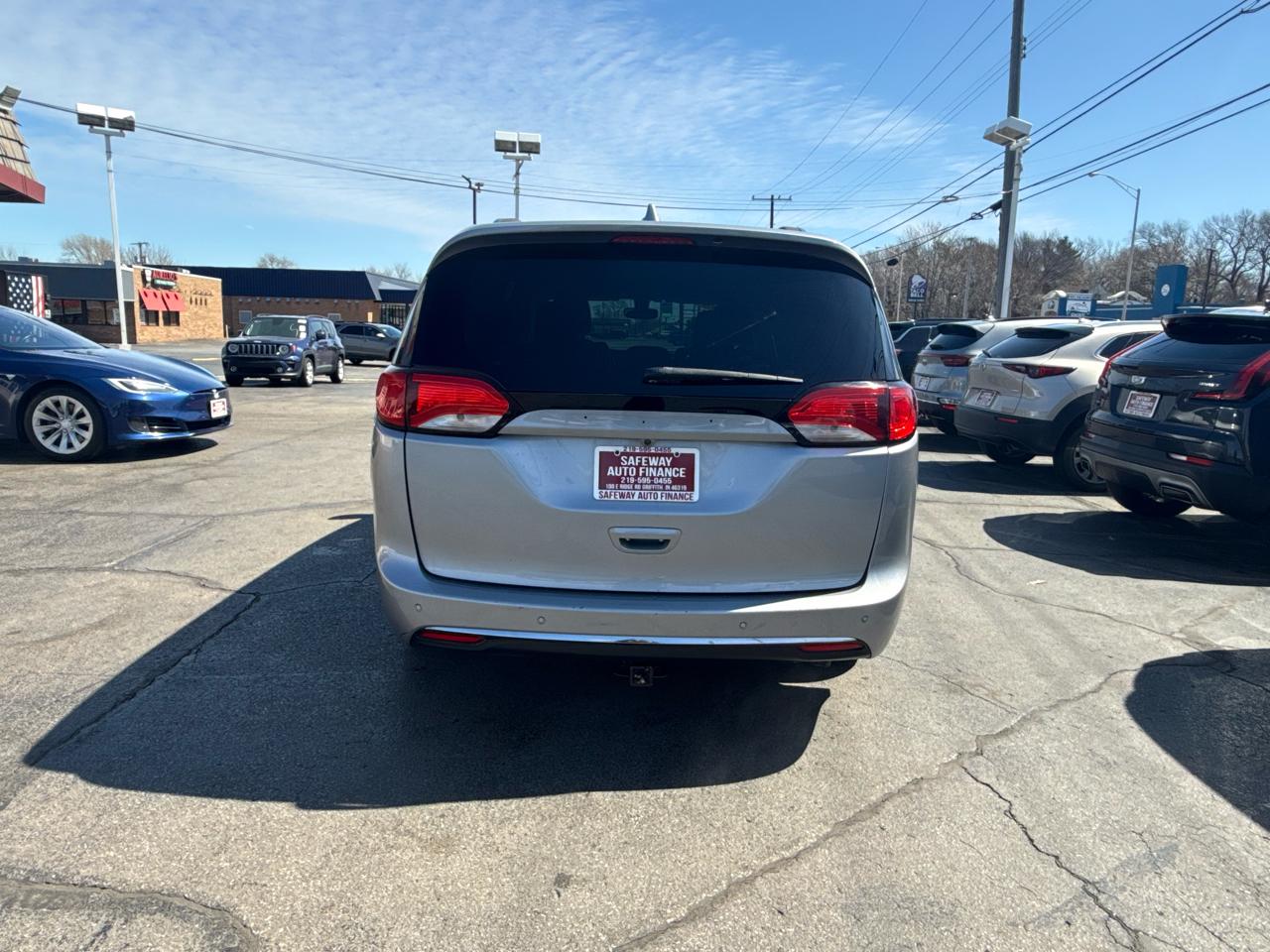 Chrysler Pacifica Touring L FWD 2020