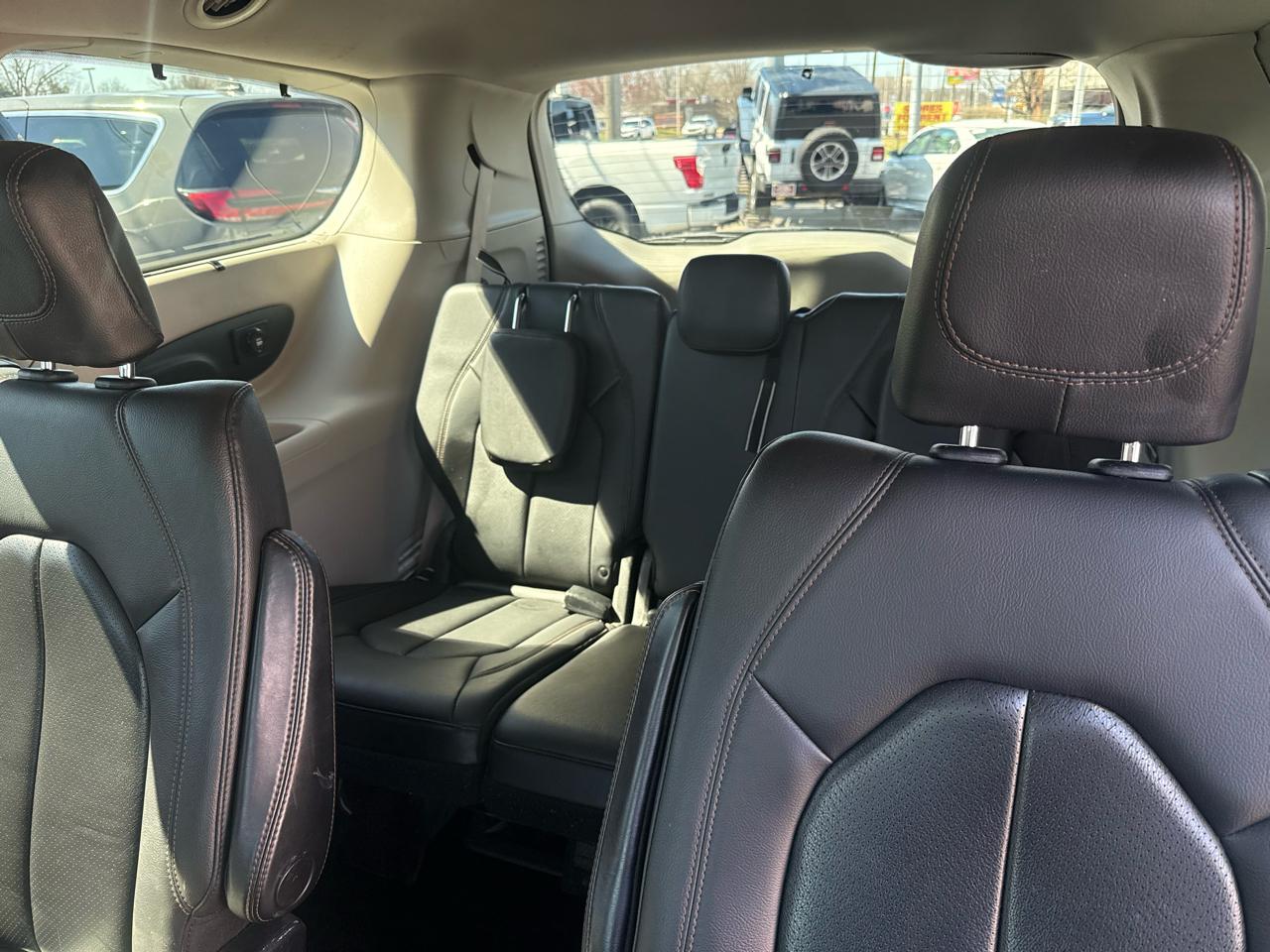 Chrysler Pacifica Touring L FWD 2020