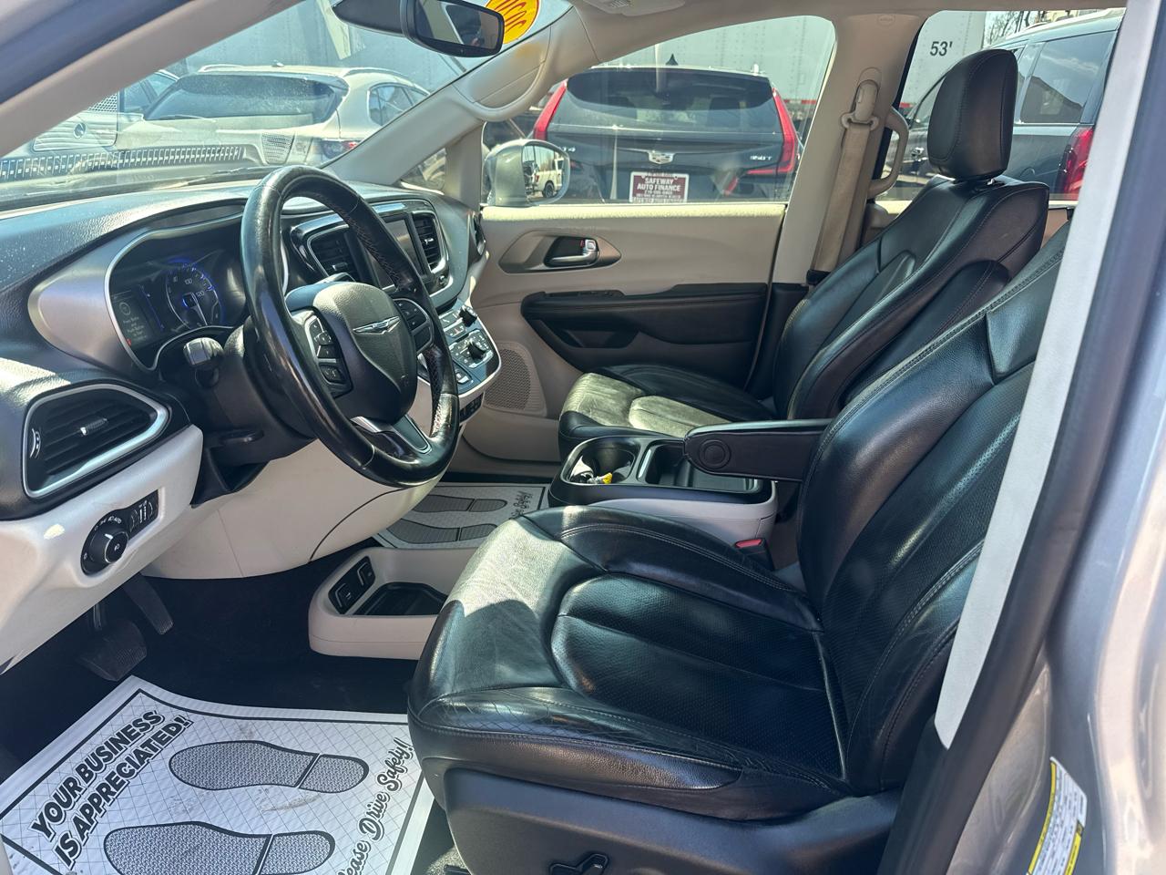 Chrysler Pacifica Touring L FWD 2020