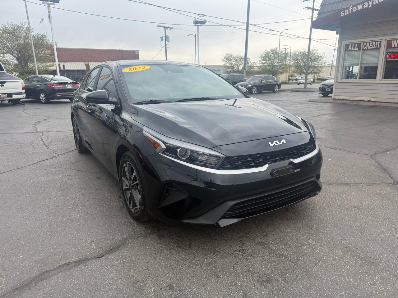 2023 Kia Forte LXS IVT