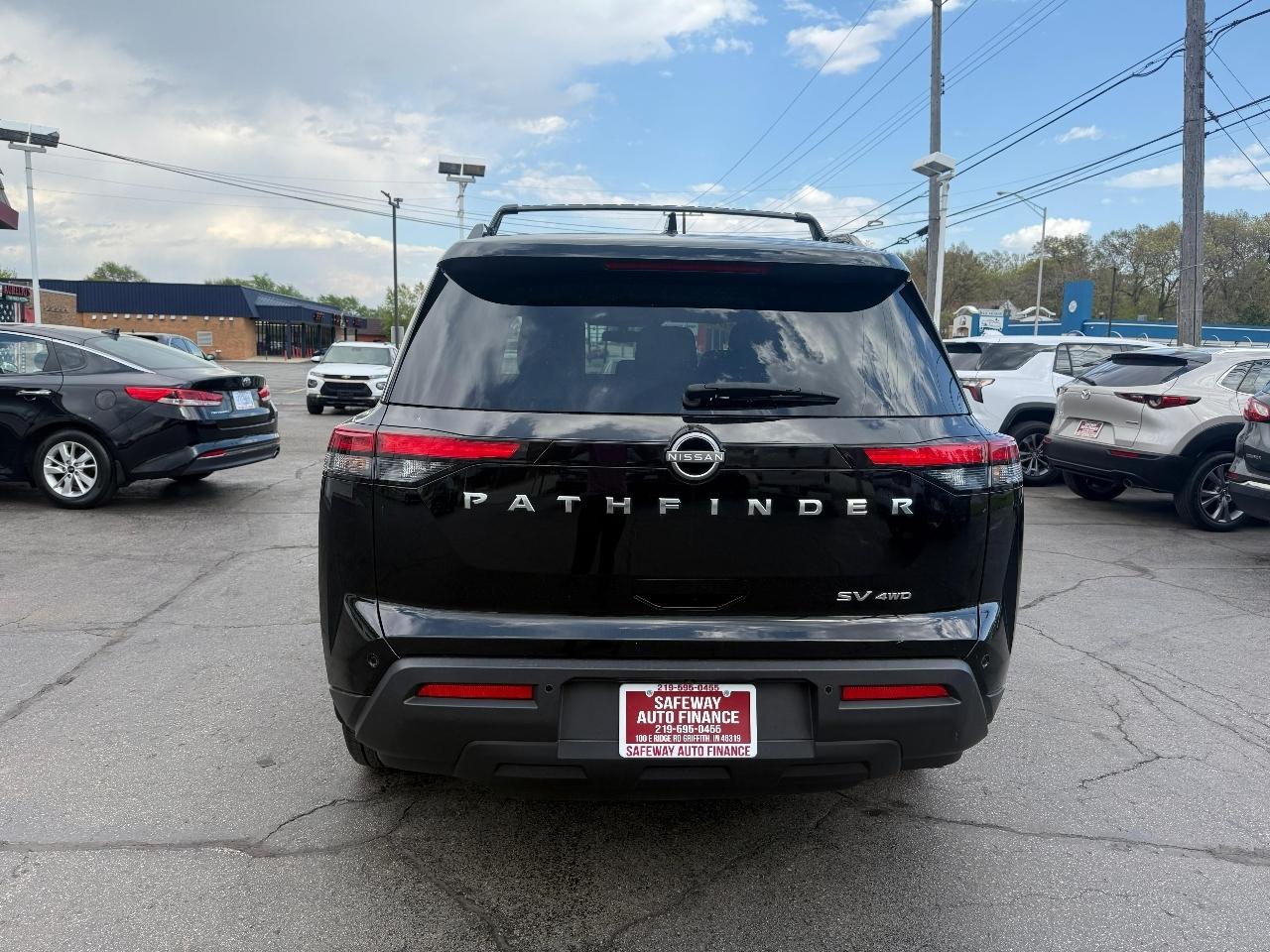 Nissan Pathfinder SV 4WD 2023