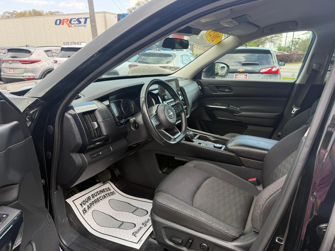 Nissan Pathfinder SV 4WD 2023