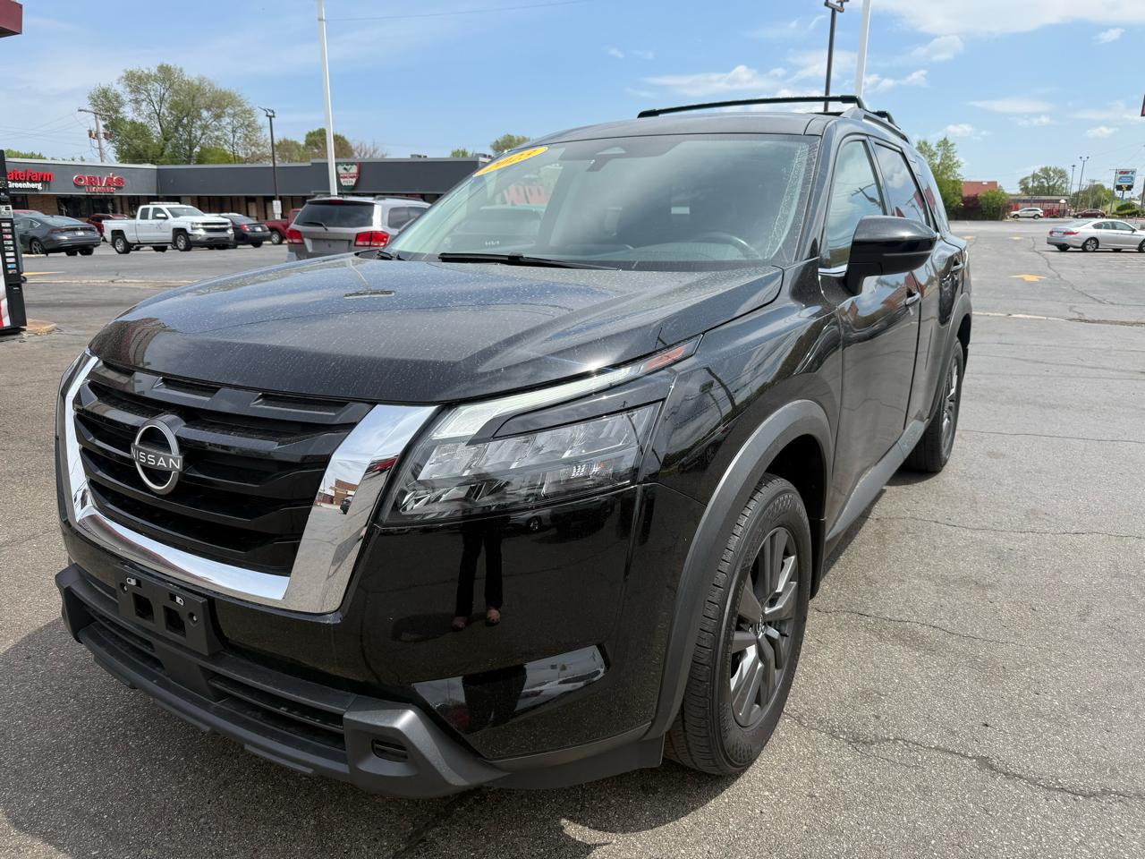 Nissan Pathfinder SV 4WD 2023