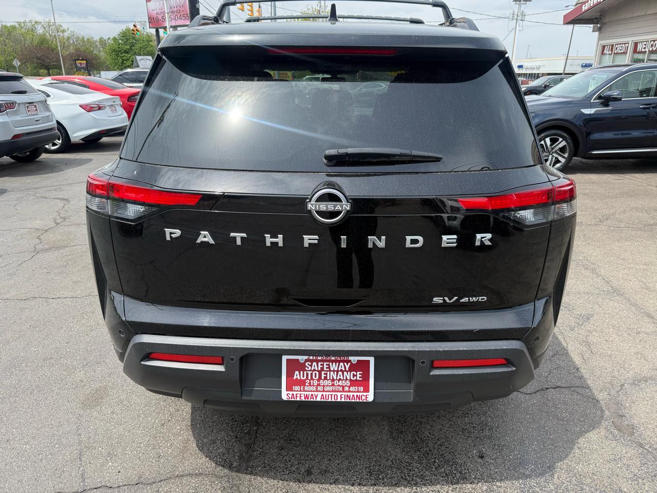 Nissan Pathfinder SV 4WD 2023
