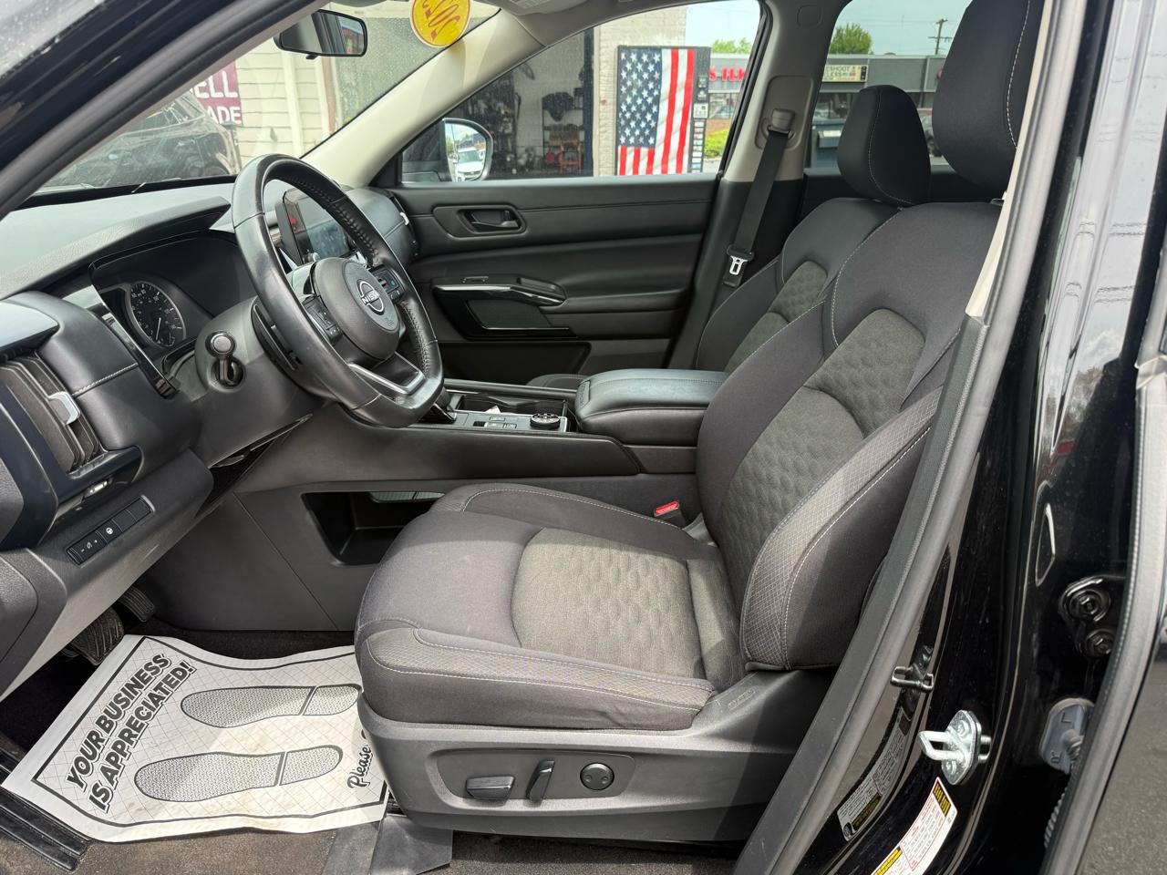 Nissan Pathfinder SV 4WD 2023