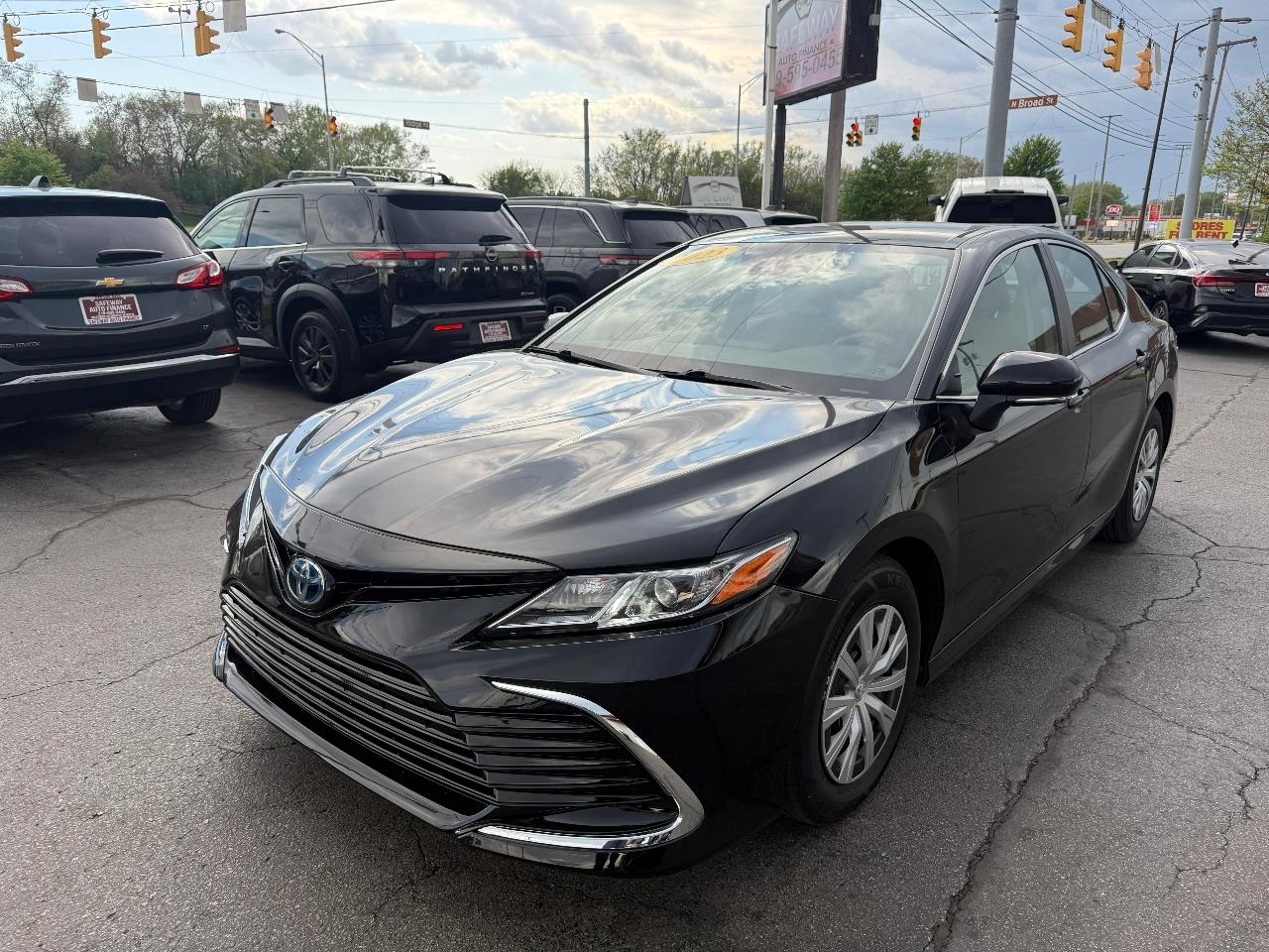 Toyota Camry Hybrid LE CVT (Natl) 2023