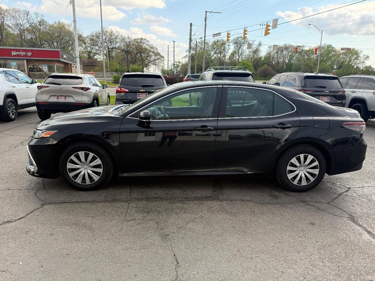 Toyota Camry Hybrid LE CVT (Natl) 2023