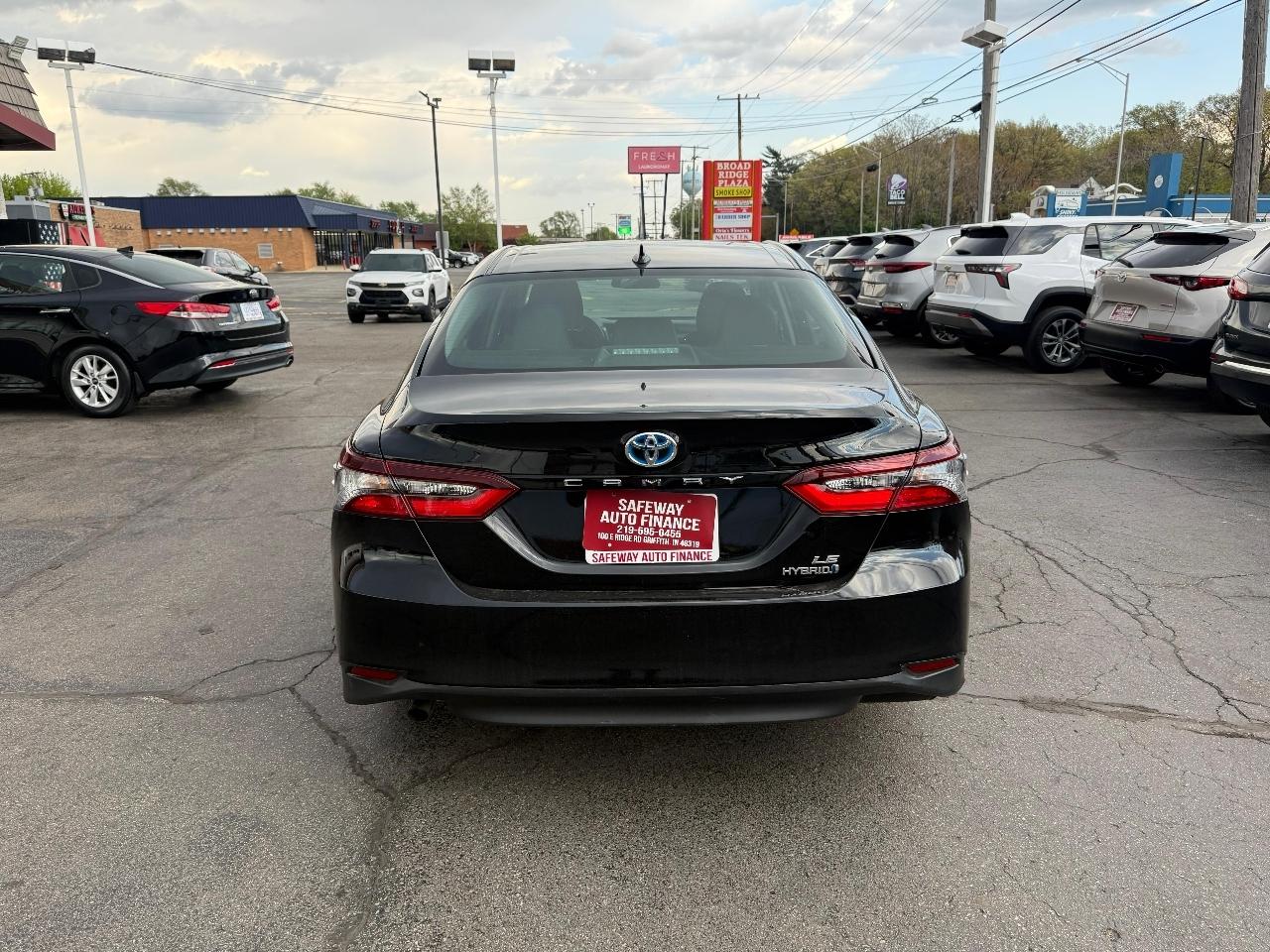 Toyota Camry Hybrid LE CVT (Natl) 2023