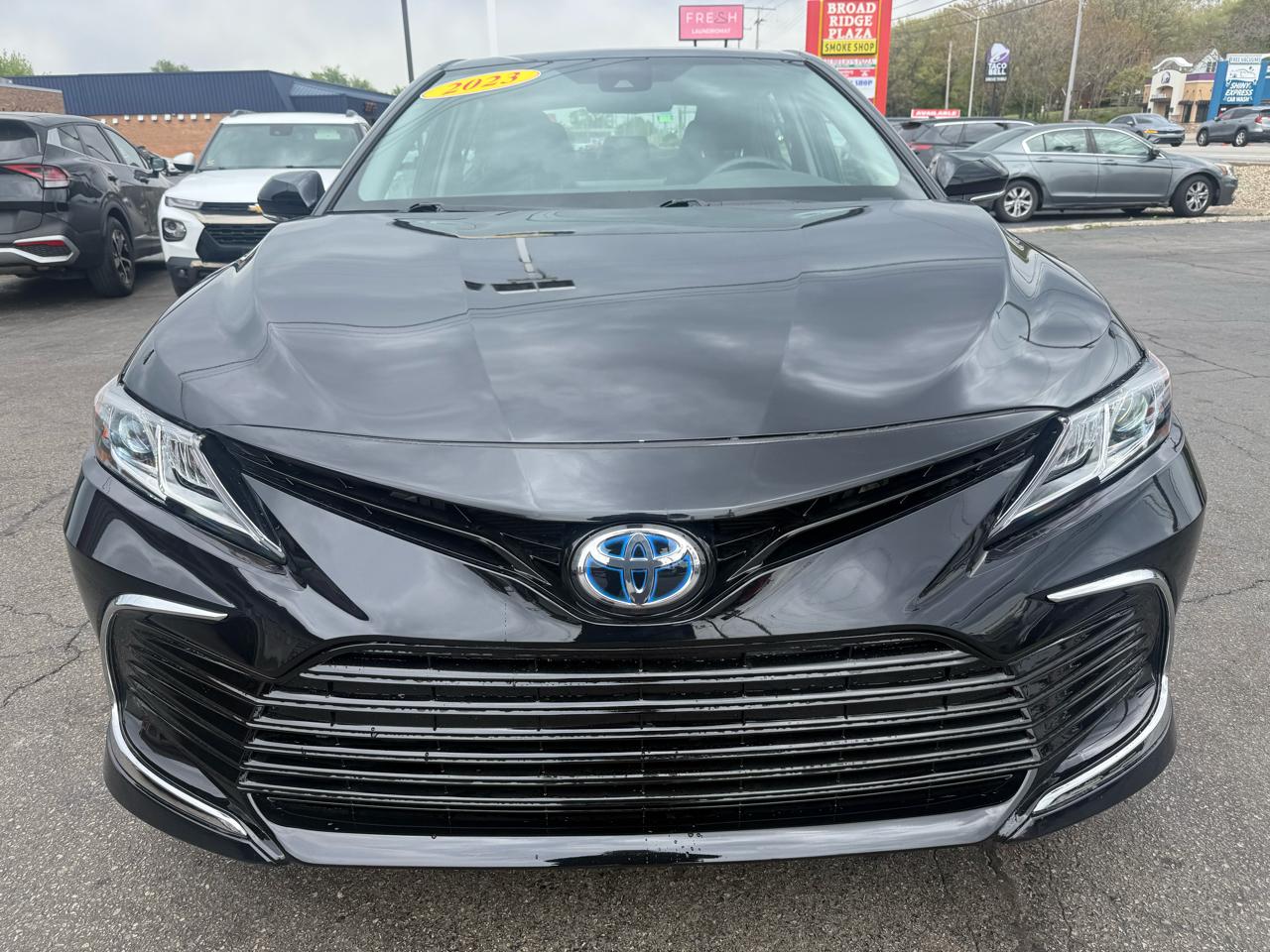Toyota Camry Hybrid LE CVT (Natl) 2023