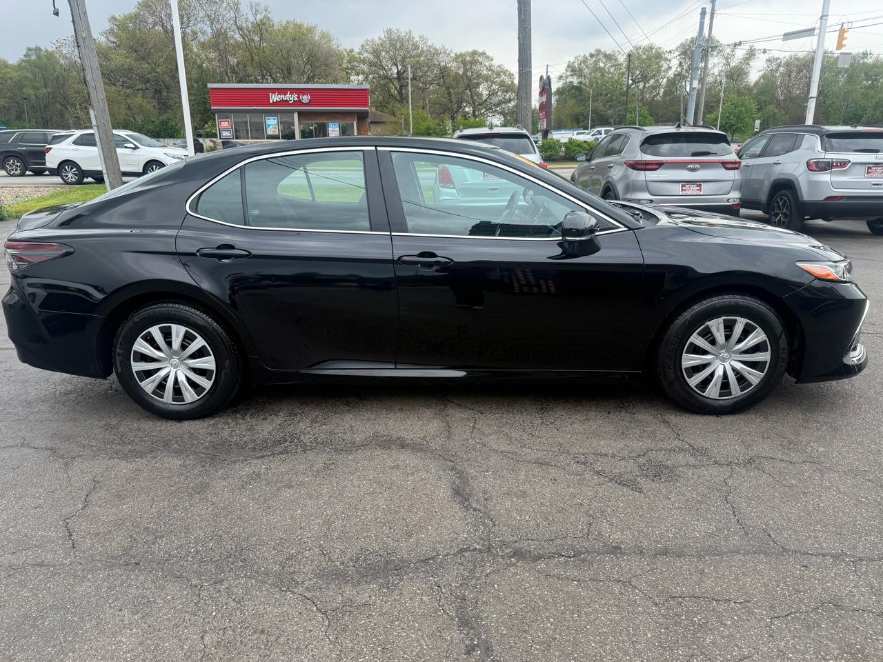 Toyota Camry Hybrid LE CVT (Natl) 2023