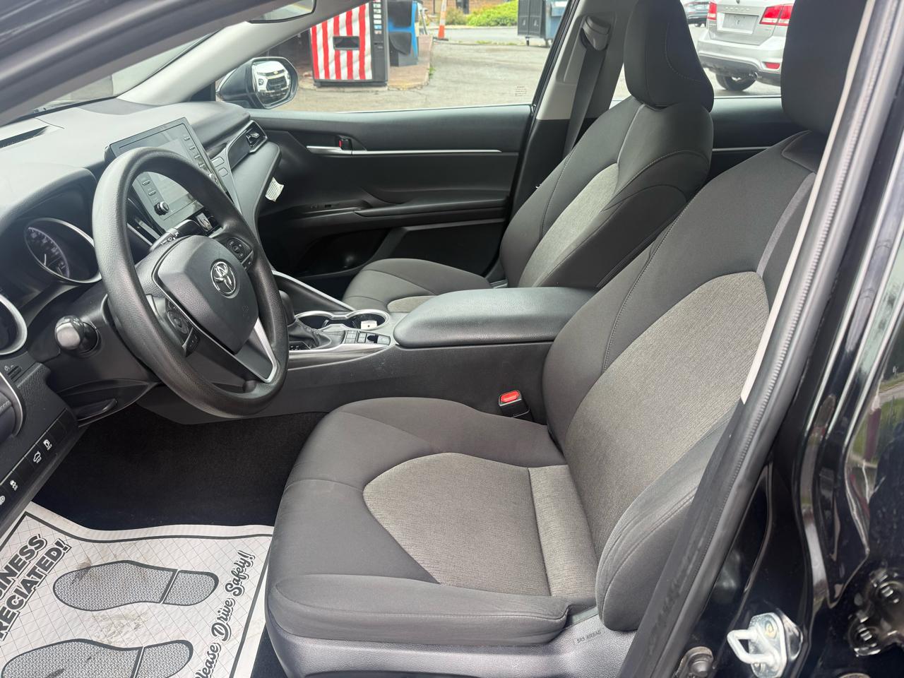 Toyota Camry Hybrid LE CVT (Natl) 2023