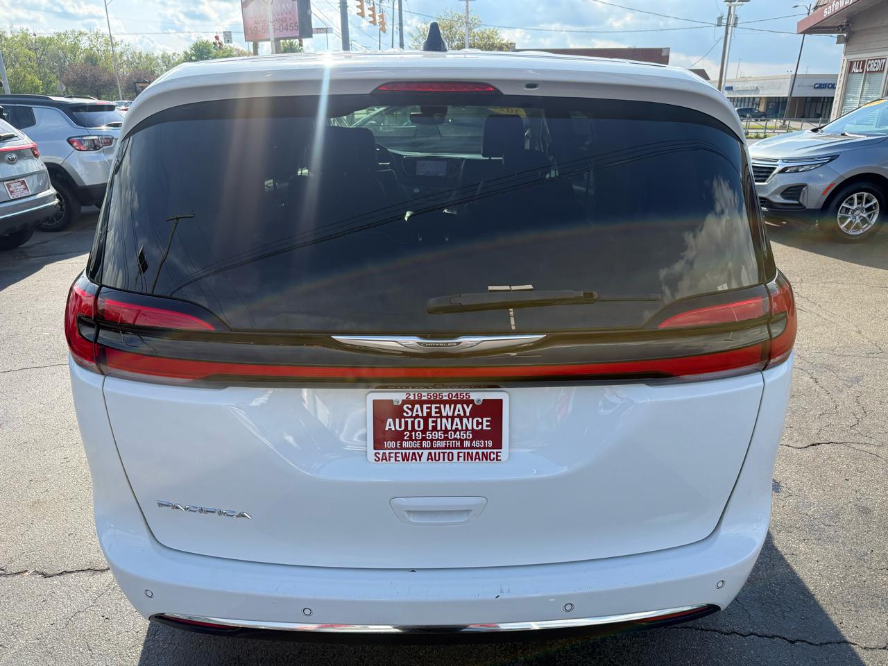 Chrysler Pacifica Touring L FWD 2023
