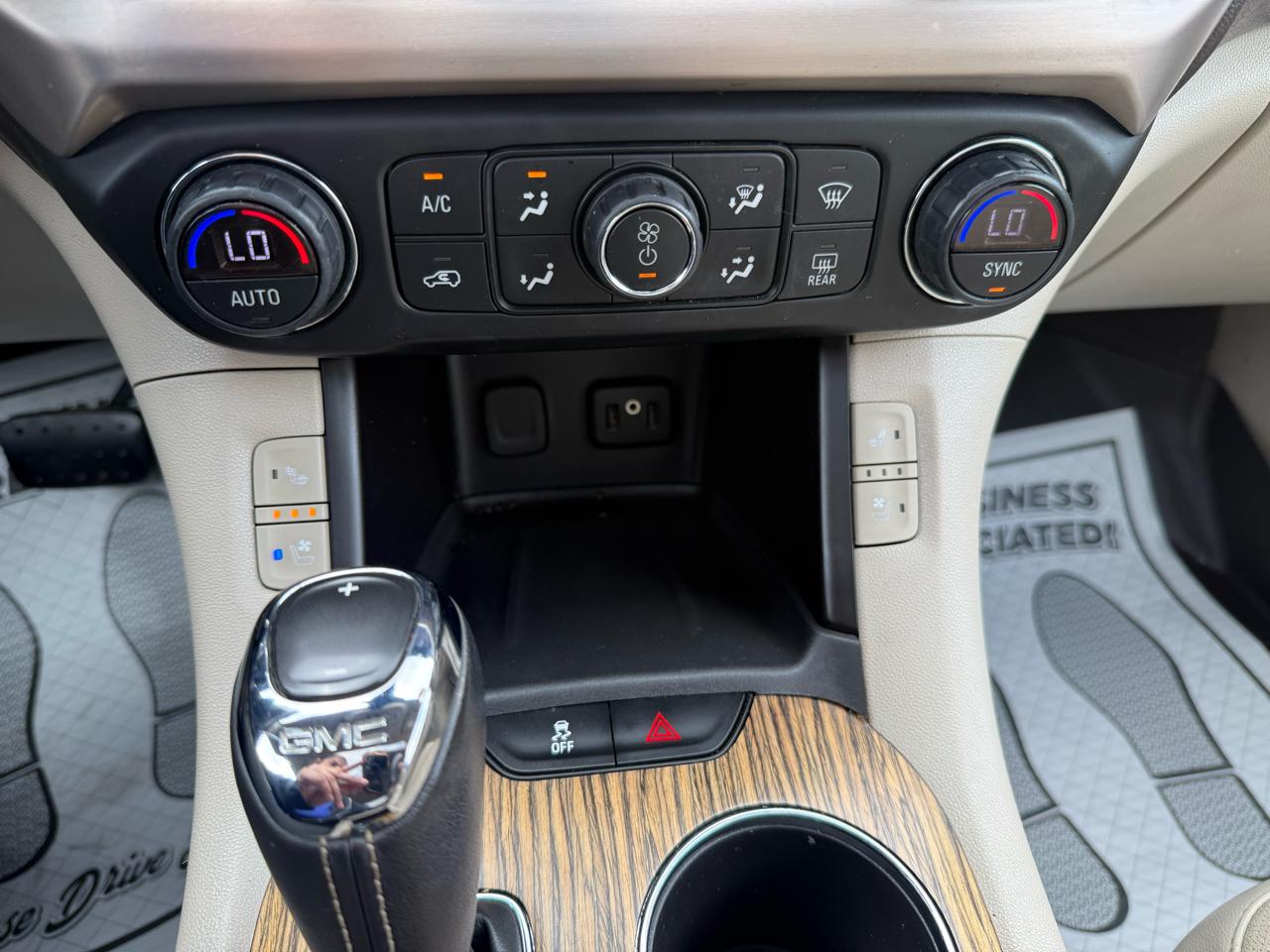 GMC Acadia AWD 4dr Denali 2019