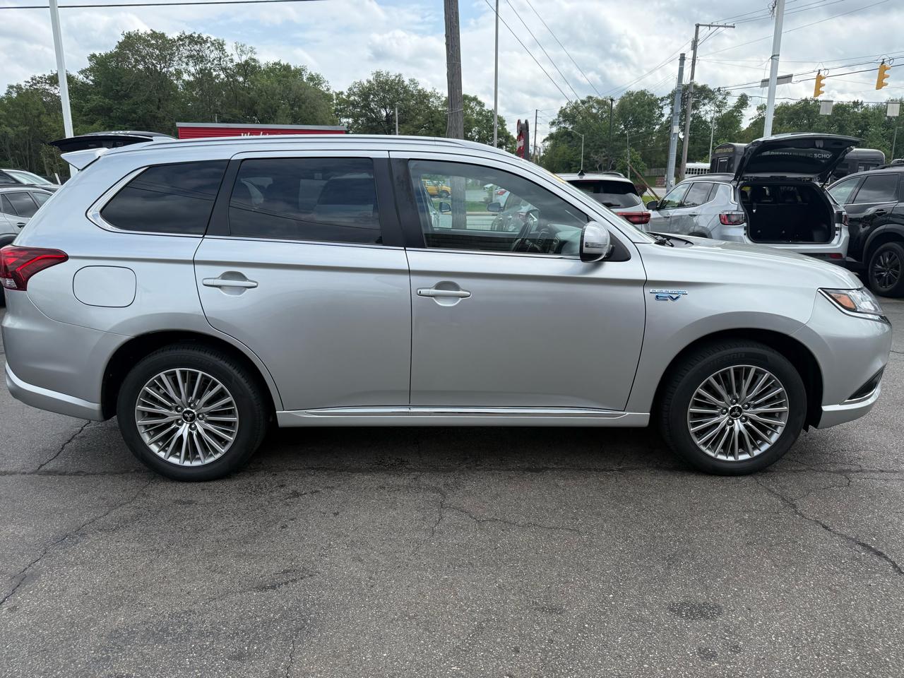 Mitsubishi Outlander PHEV SEL S-AWC 2022