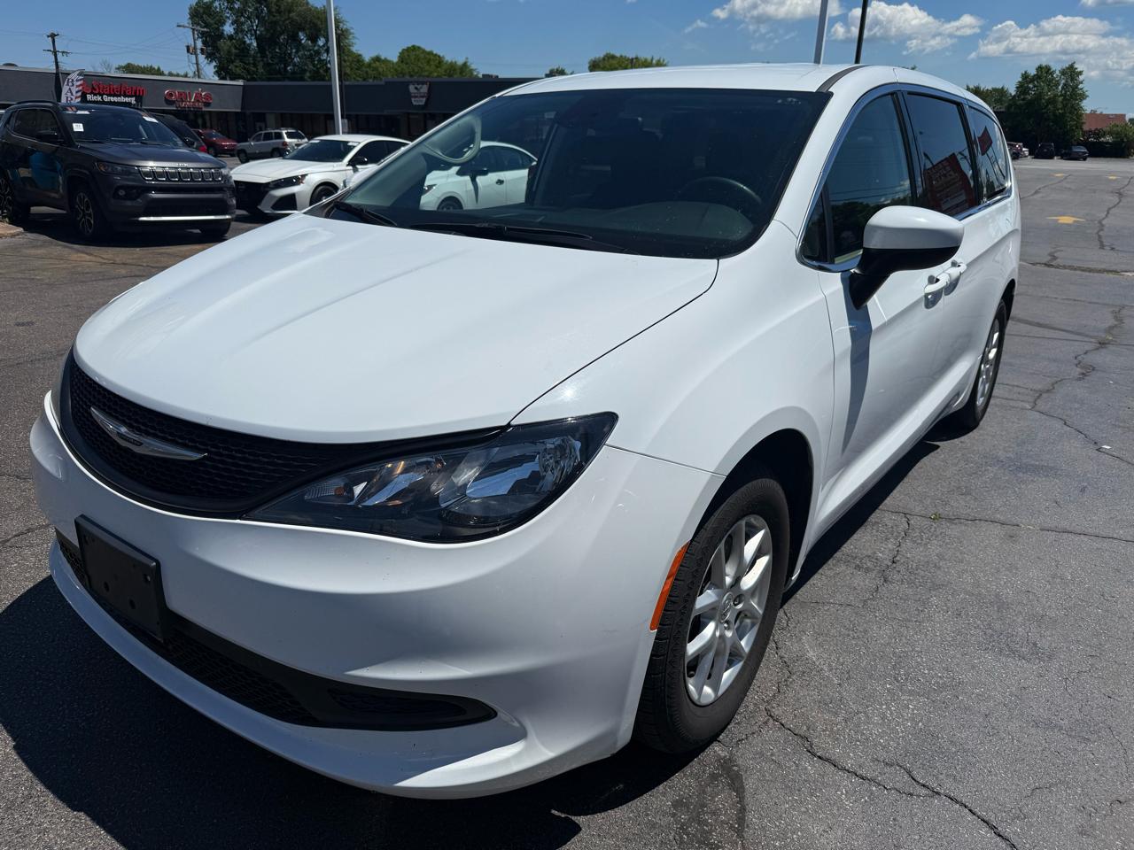 Chrysler Voyager LX FWD 2023