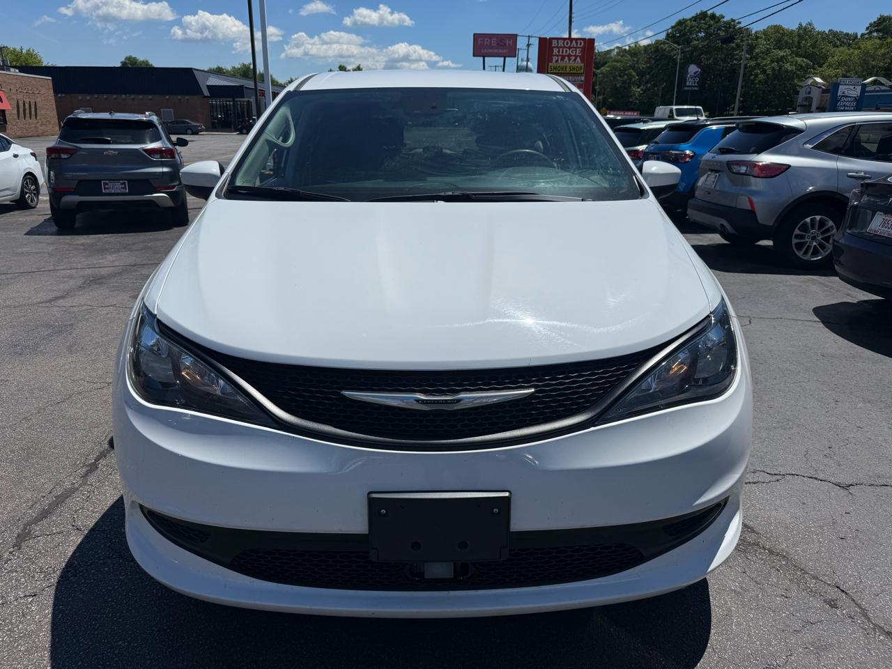 Chrysler Voyager LX FWD 2023
