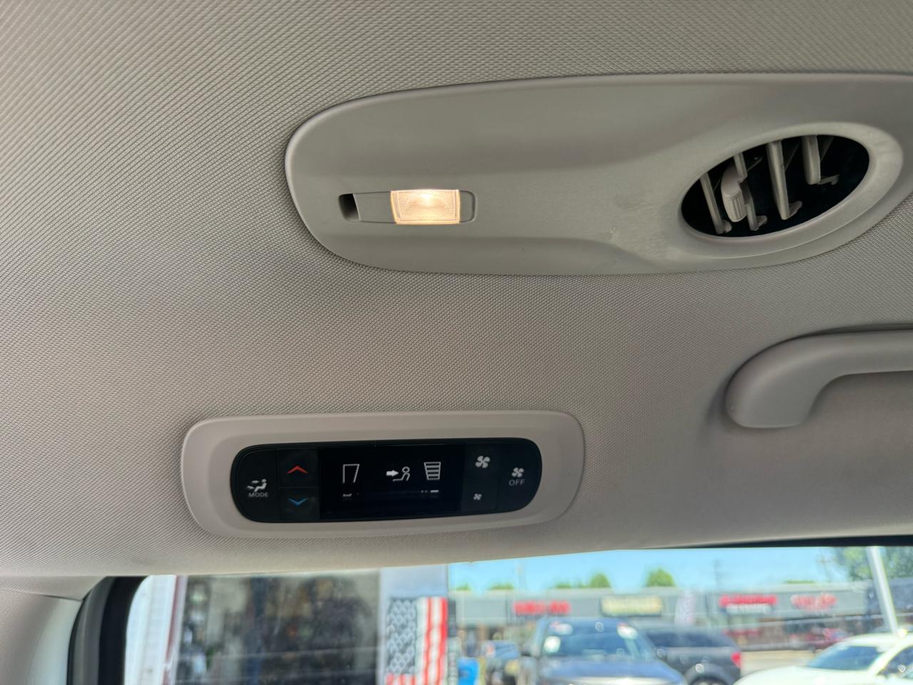 Chrysler Voyager LX FWD 2023