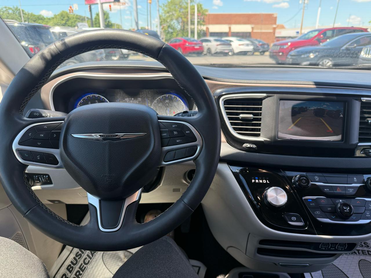 Chrysler Voyager LX FWD 2023