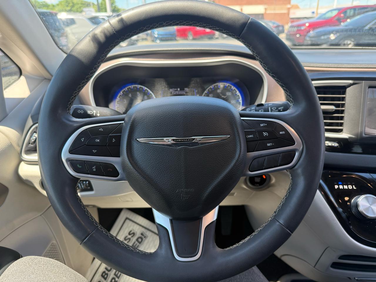 Chrysler Voyager LX FWD 2023