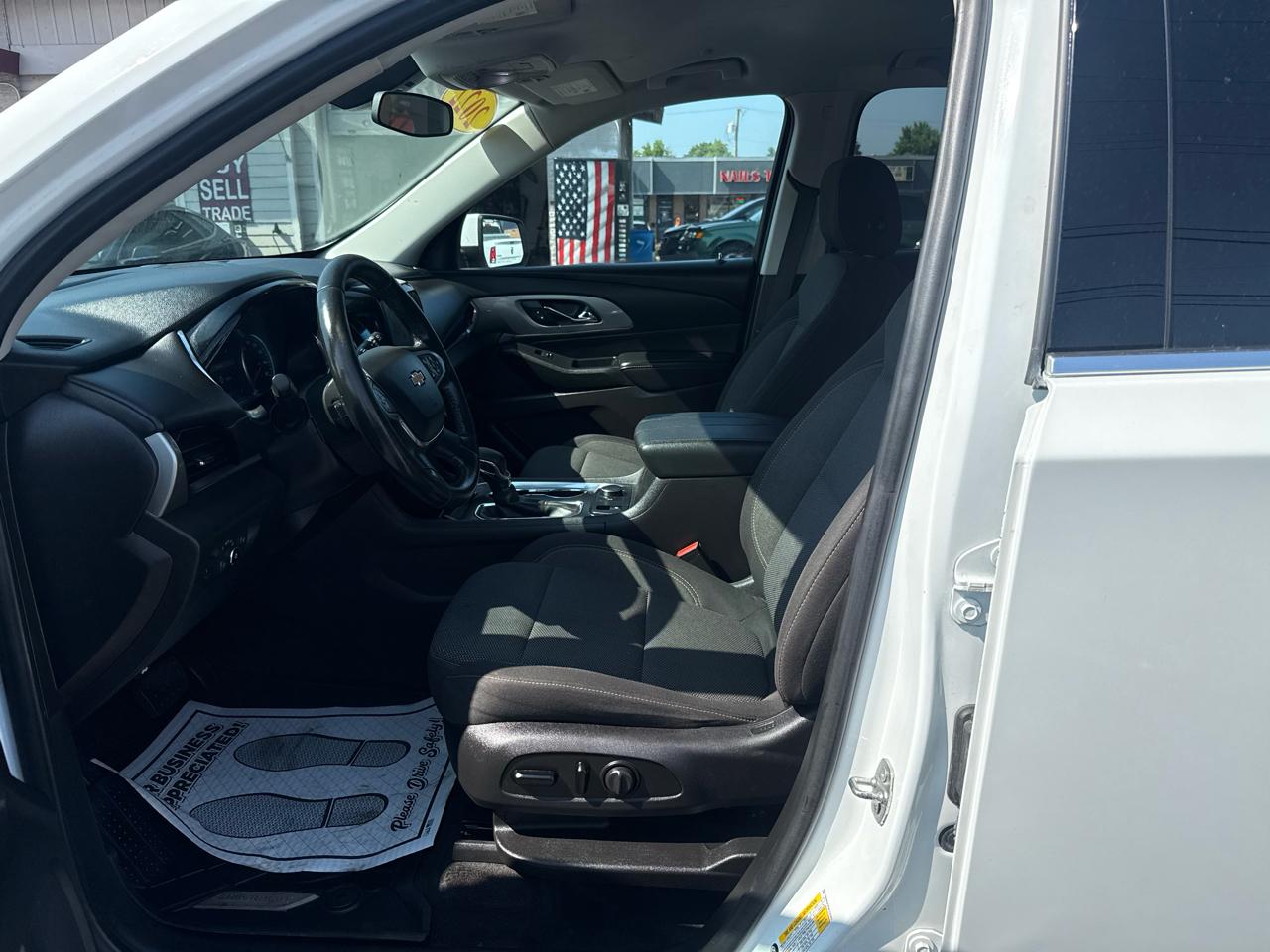 Chevrolet Traverse FWD 4dr LT Cloth w/1LT 2021