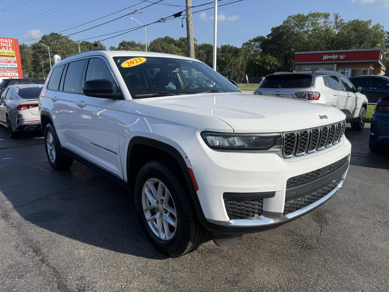 2023 Jeep Grand Cherokee L Laredo 4x2