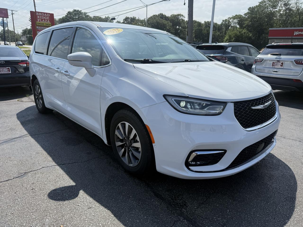 2022 Chrysler Pacifica Hybrid Touring L FWD