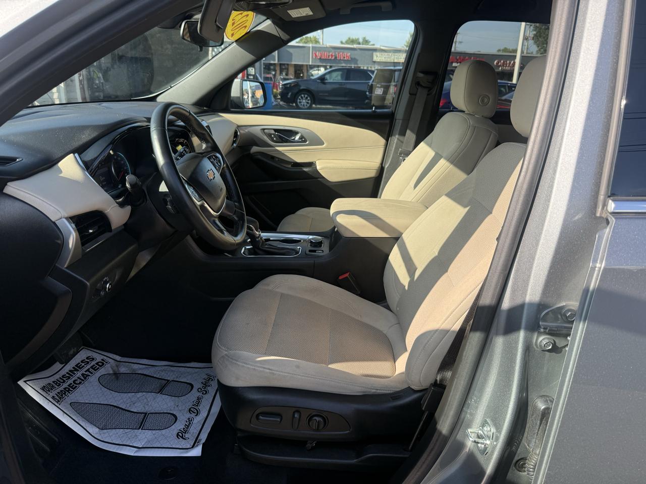 Chevrolet Traverse AWD 4dr LT Cloth w/1LT 2023