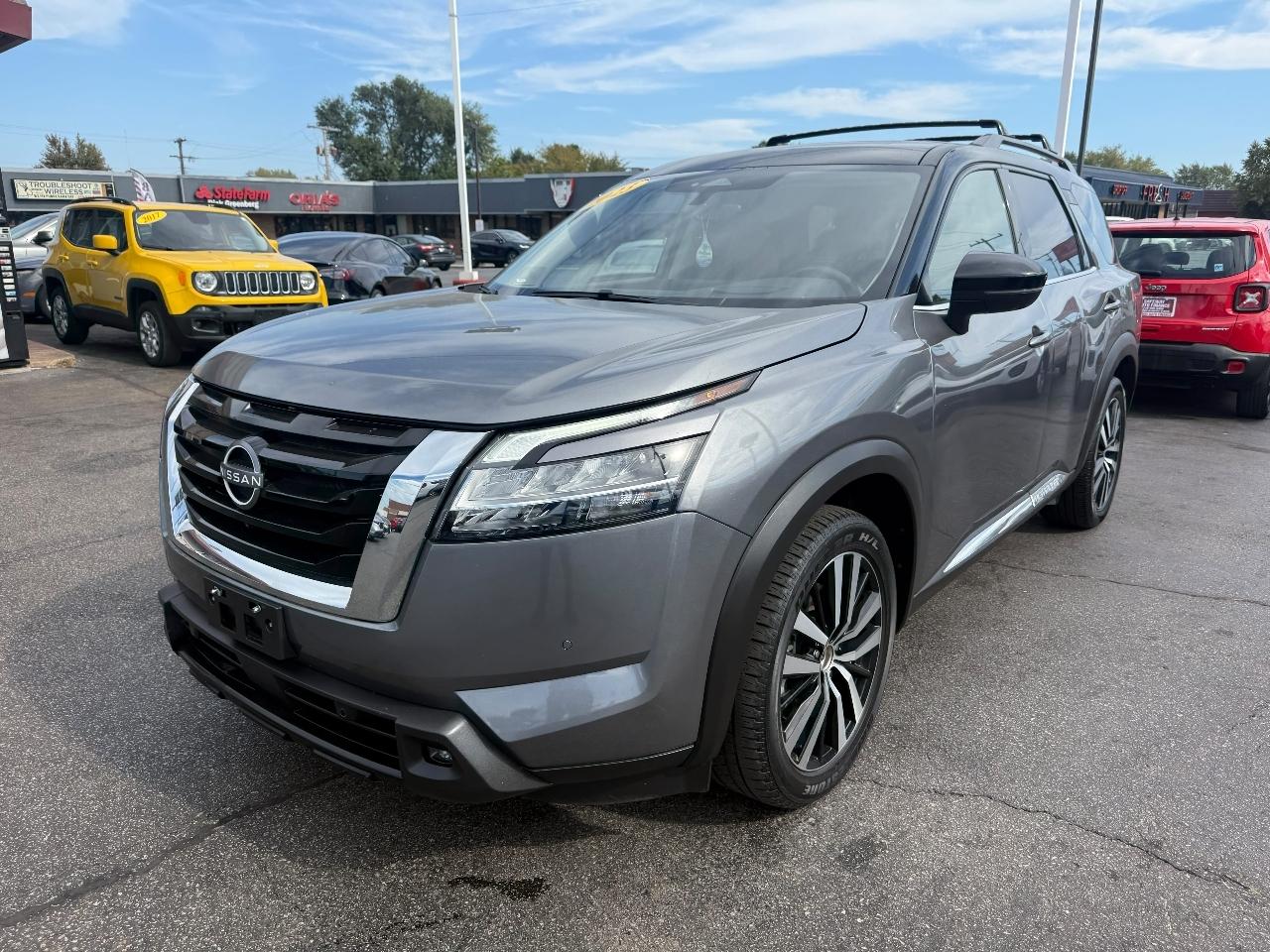 Nissan Pathfinder Platinum 4WD 2023