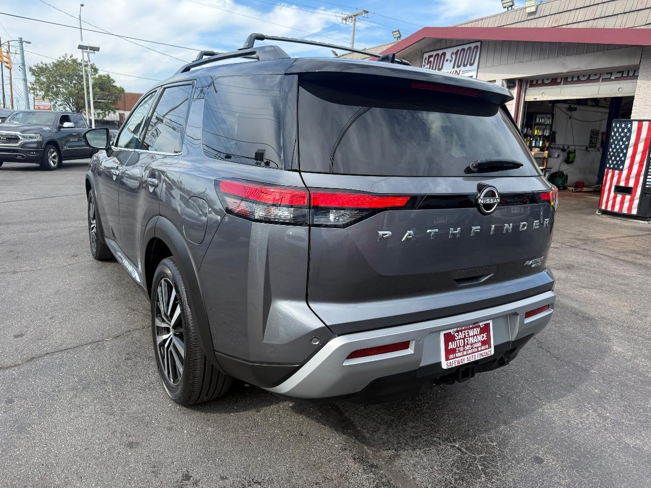 Nissan Pathfinder Platinum 4WD 2023