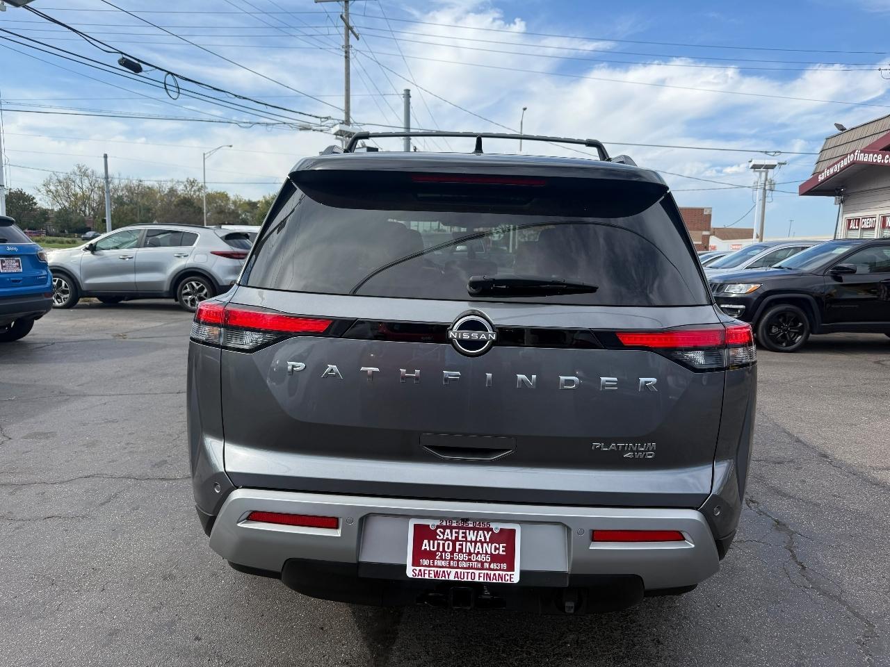 Nissan Pathfinder Platinum 4WD 2023