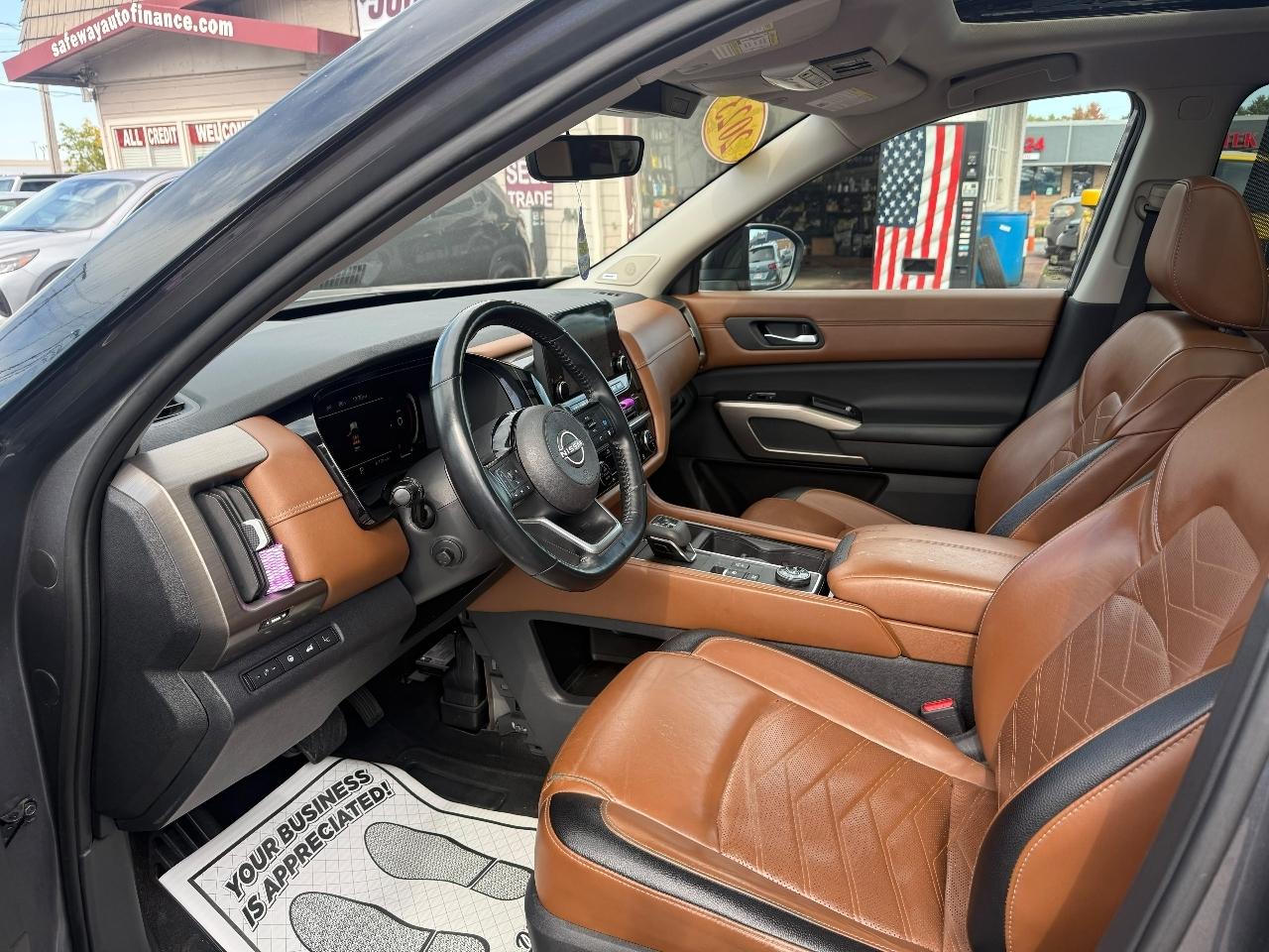 Nissan Pathfinder Platinum 4WD 2023