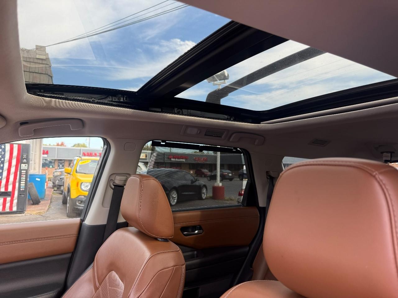 Nissan Pathfinder Platinum 4WD 2023