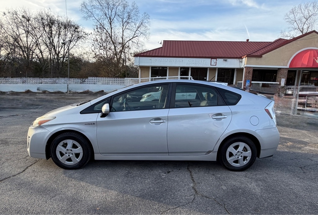 2011 Toyota Prius photo 2
