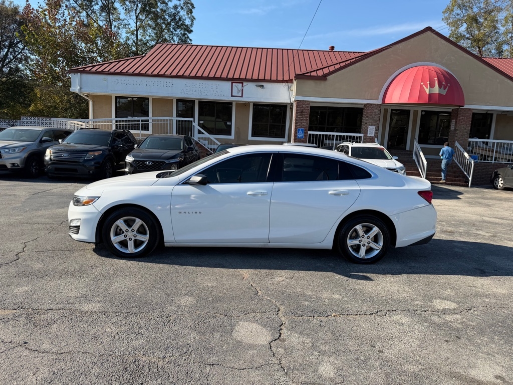 2020 Chevrolet Malibu LS photo 3